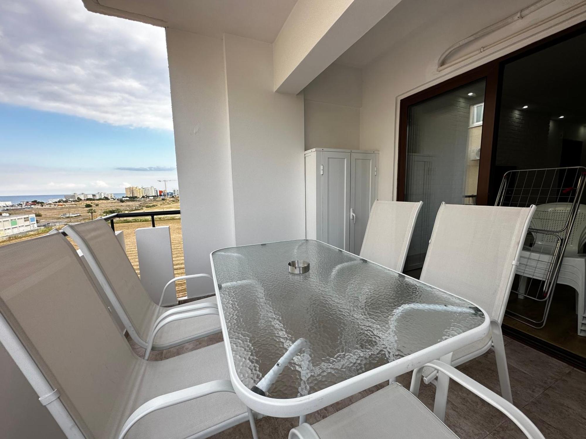 Maestro Sea - View Apartment Larnaca Luaran gambar